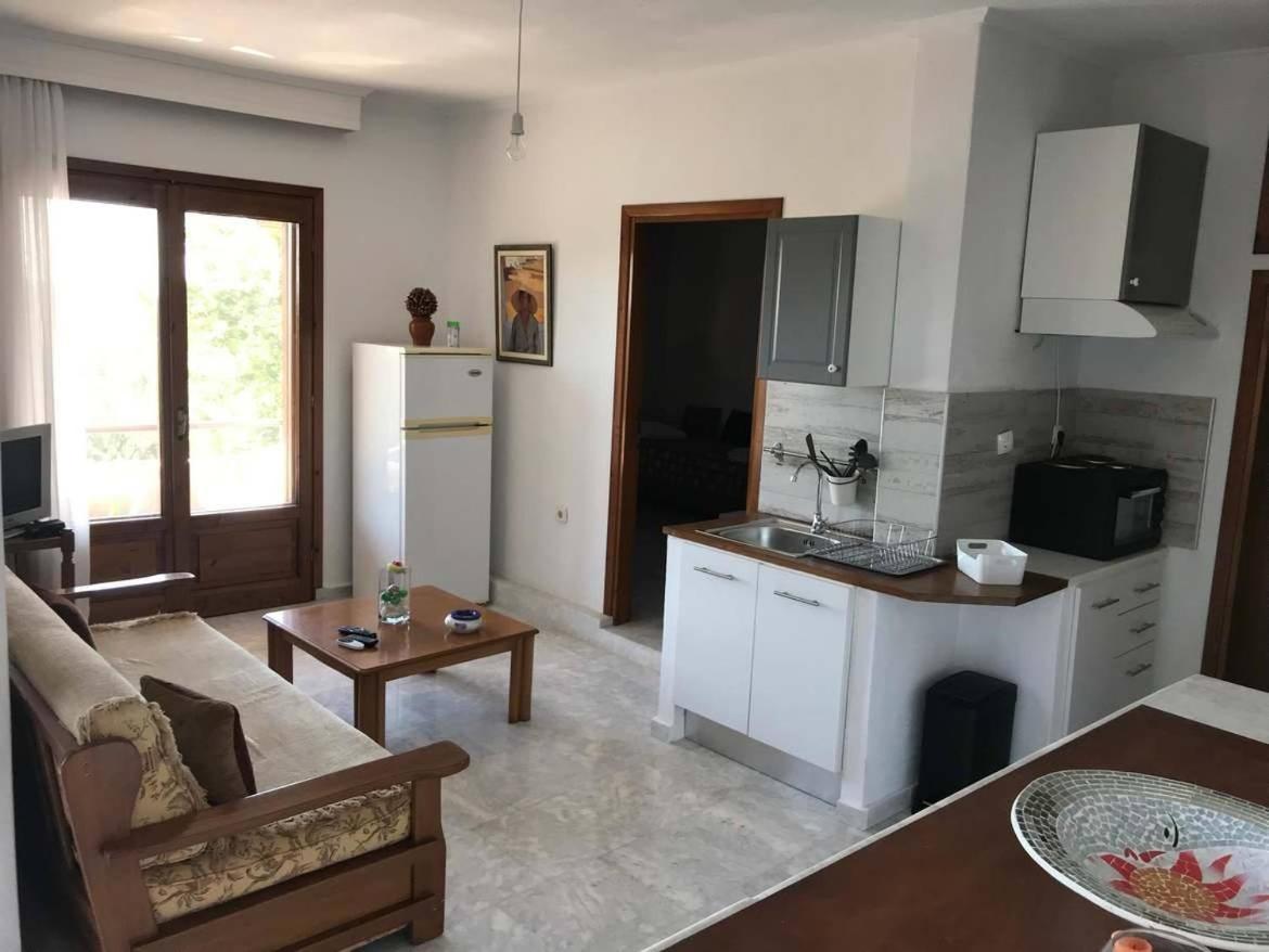 Great First Floor Appartment With View Nea Kallikrateia ภายนอก รูปภาพ